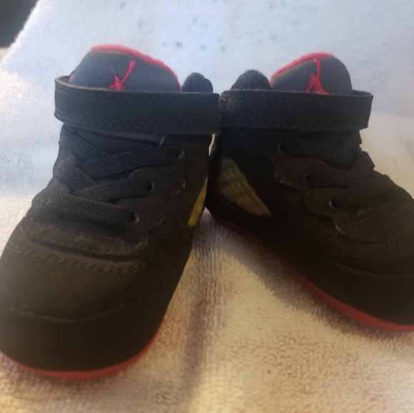 nike hard sole shoes